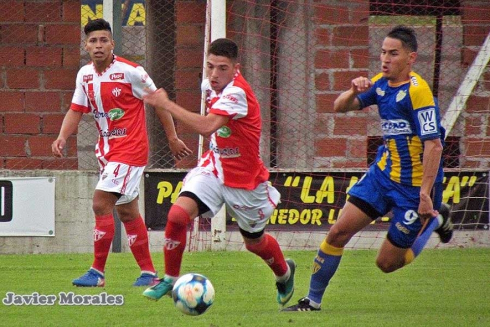 Natanael Guzm&aacute;n fue la gran figura del partido. 