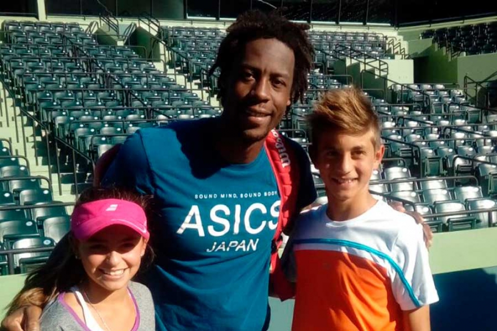 Eli junto a el tenista N&deg;22 del mundo, el franc&eacute;s Gael Monfils. 