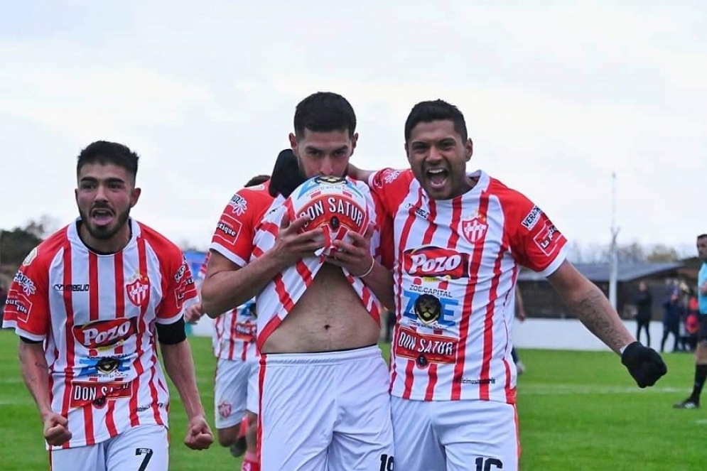 Aguirre, autor de un golazo. Ph: Jonathan Arga&ntilde;araz.