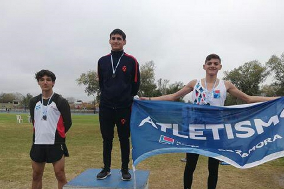 L&aacute;zaro Maidana, obtuvo la medalla de bronce en U16.