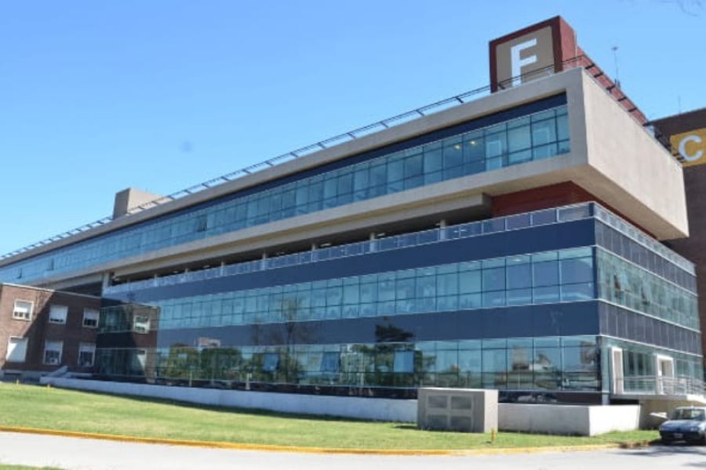 El centro de salud alberga miles de casos.