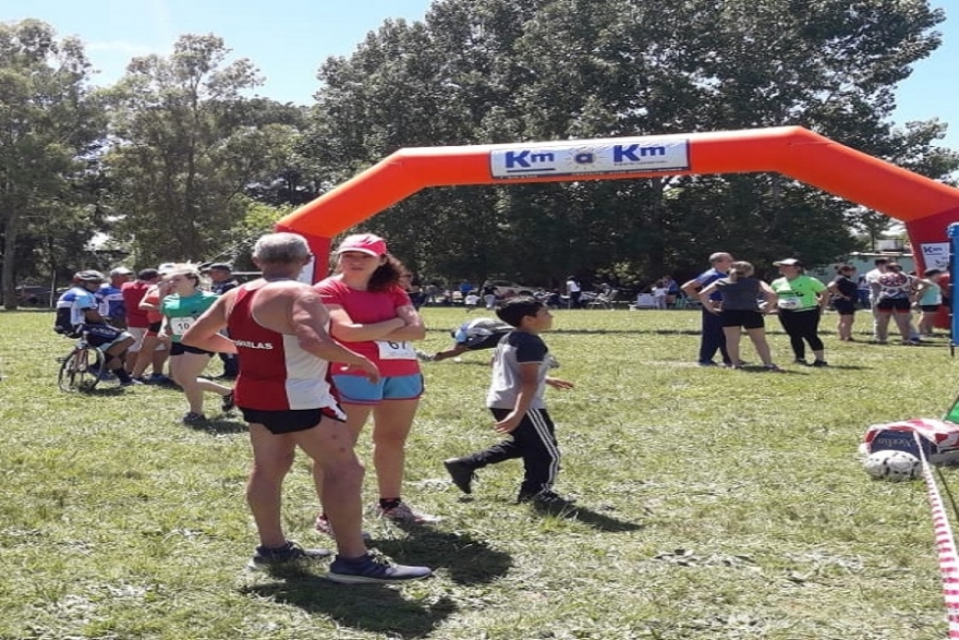 Se disput&oacute; el Duatlon "Km a Km" en Uribe