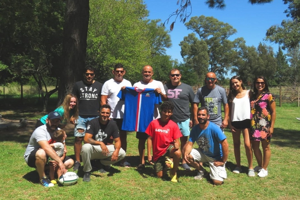 El multicampe&oacute;n con Hindu y actual Puma recibi&oacute; la casaca.