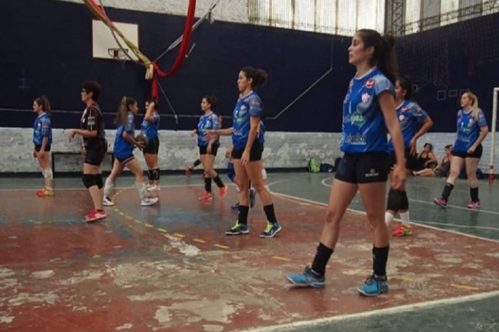 El equipo femenino de Ca&ntilde;uelas.