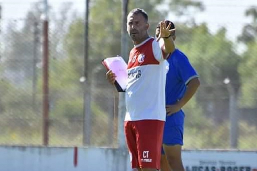 Gonzalo Marquez al frente de la practica. 