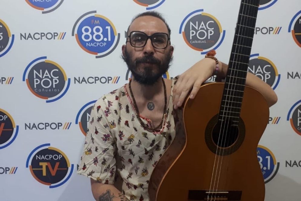 El valor de la entrada es de $400.