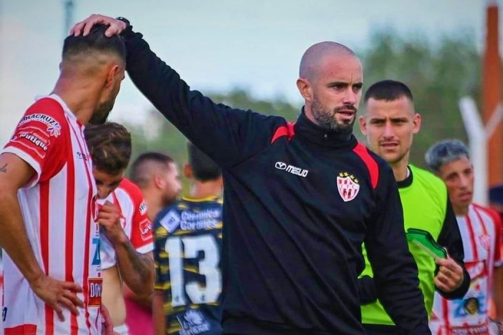 Perelman dirigi&oacute; 10 partidos, con dos triunfos, dos empates y seis derrotas.