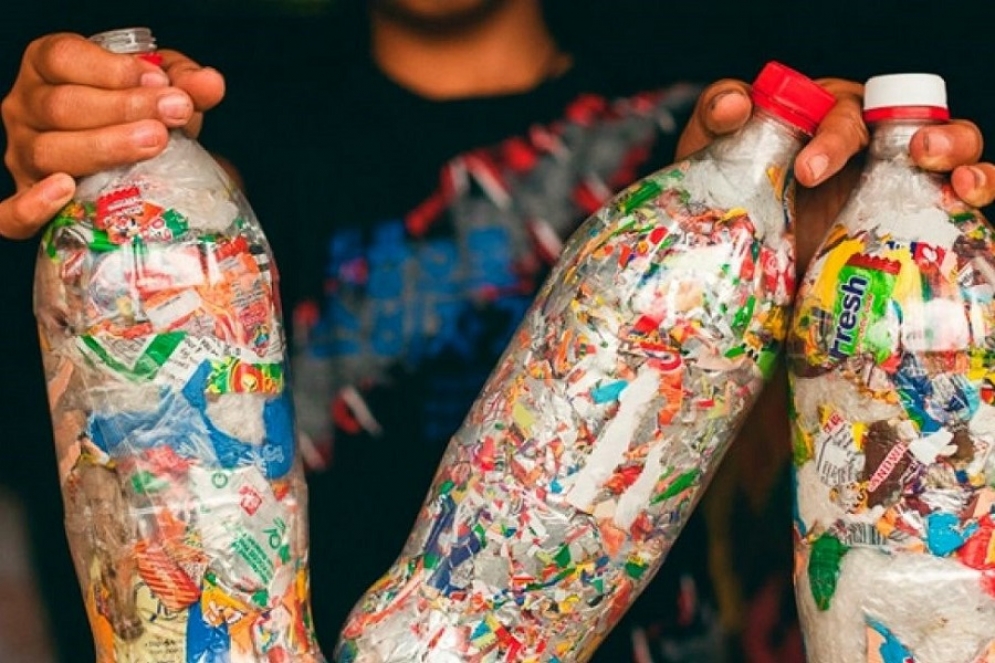 "Botellas de Amor", un gui&ntilde;o al medioambiente