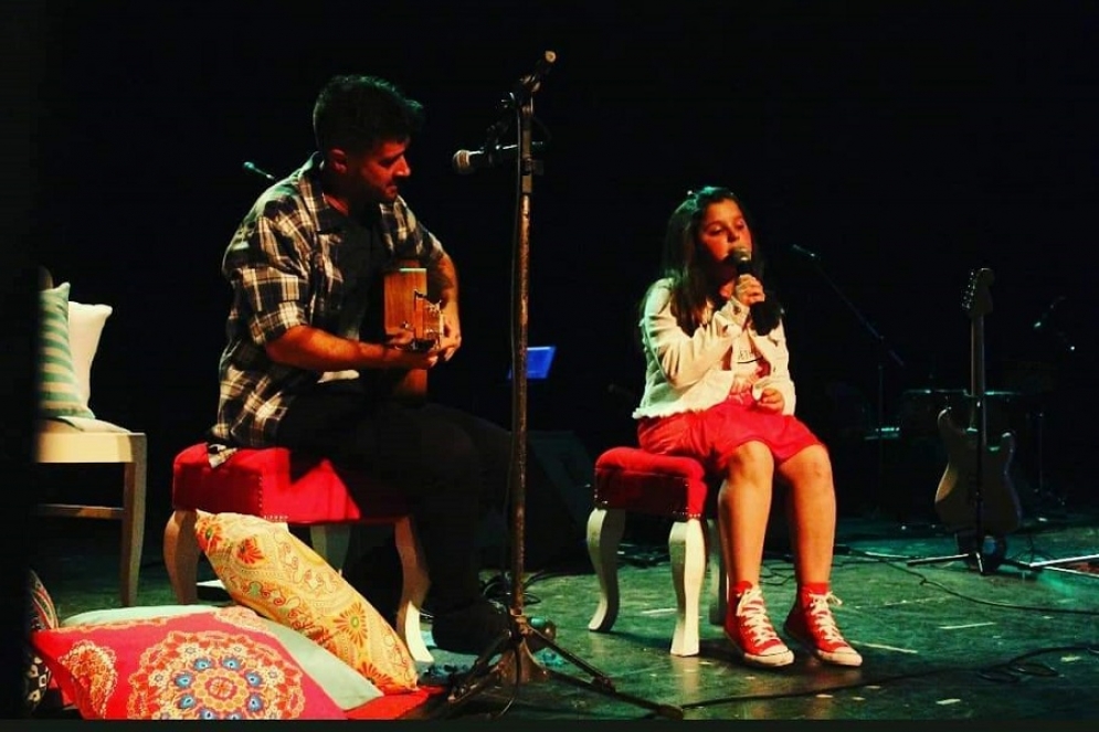 Buscar&aacute; un contexto intimista.