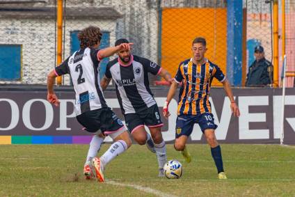 Uribelarrea FC hace ruido: Kevin Ghigliazza jugar&aacute; en la Primera de Venezuela
