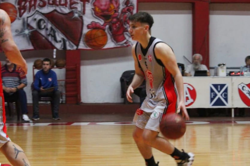 El "rojo" se adapta a disputar dos torneos a la vez.