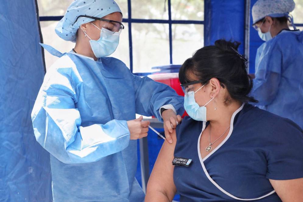 Por ahora la vacunaci&oacute;n en el personal sanitario es opcional. Foto Archivo.