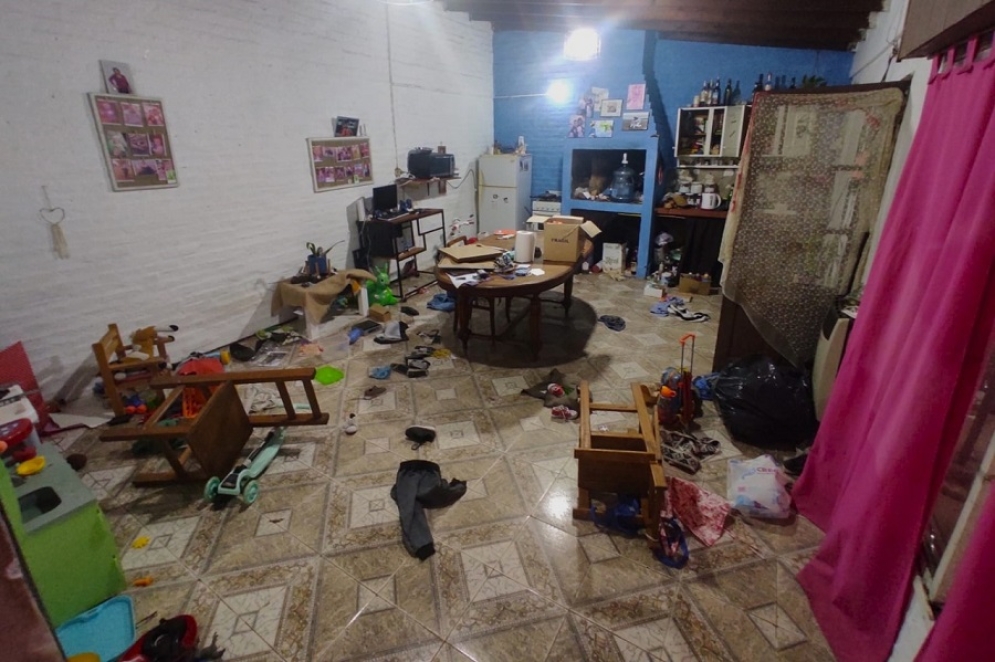 As&iacute; encontraron el living de la casa al volver de un cumplea&ntilde;os.