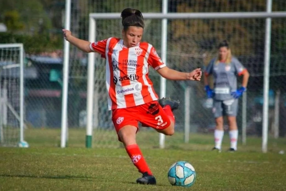 Gallego ensayando un pase largo