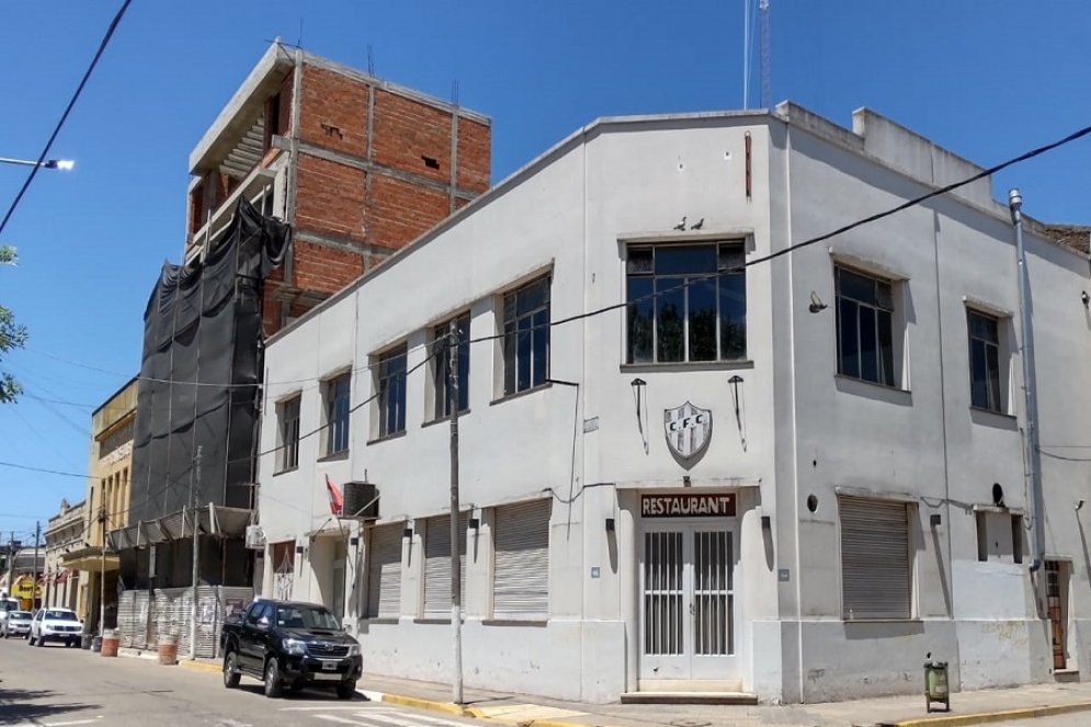 La comisi&oacute;n directiva pretende que se hagan mejoras en la fachada.