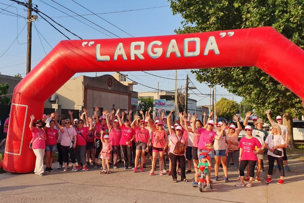 El calor del s&aacute;bado demor&oacute; el inicio. Partieron desde la sede.
