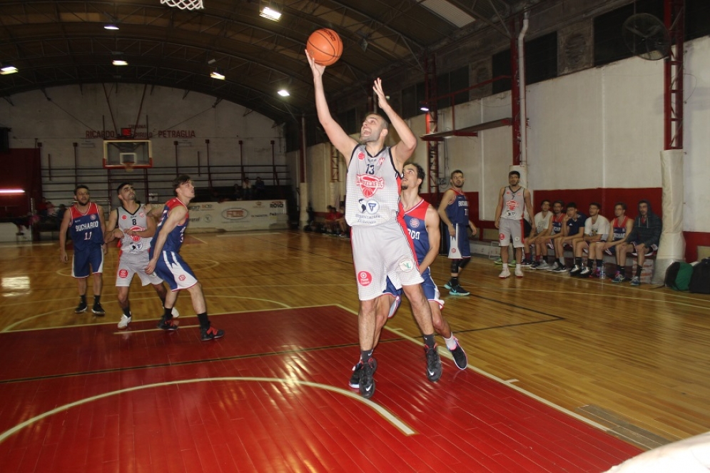 Ca&ntilde;uelas derrot&oacute; a N&aacute;utico Buchardo.