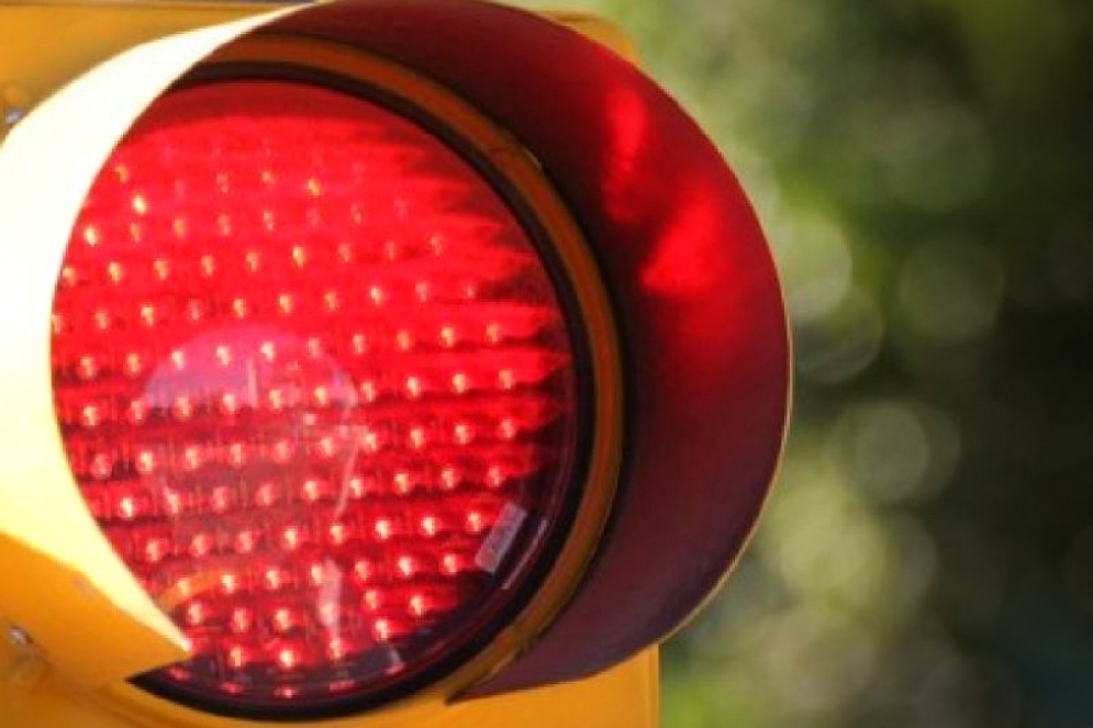 Aumentaron las multas de tr&aacute;nsito en la provincia de Buenos Aires: hasta 53.000 pesos por pasar en rojo