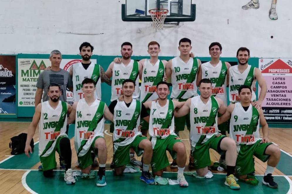 Bacigalupo (arriba -1ero de la derecha-) y sus compa&ntilde;eros en el Vicente Politano.