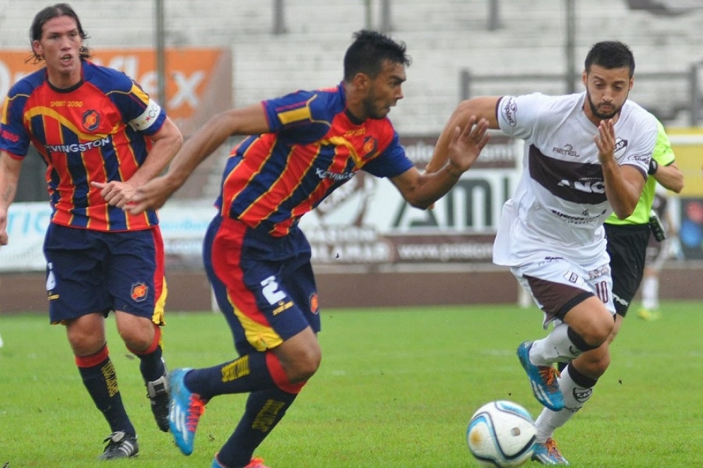 Germ&aacute;n Mendoza. 