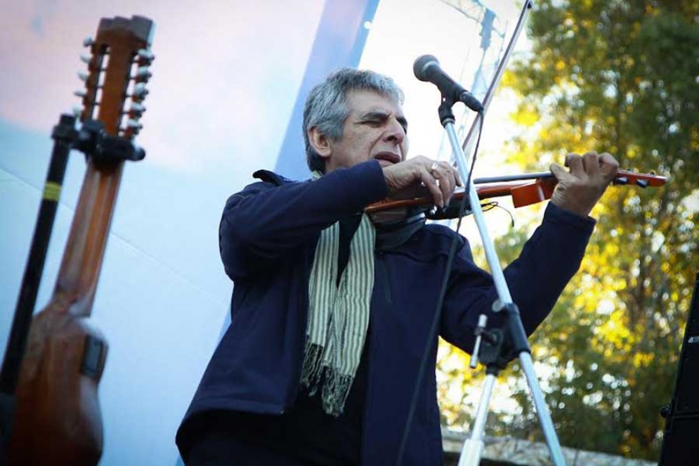 Concurrido festejo patrio en Uribe