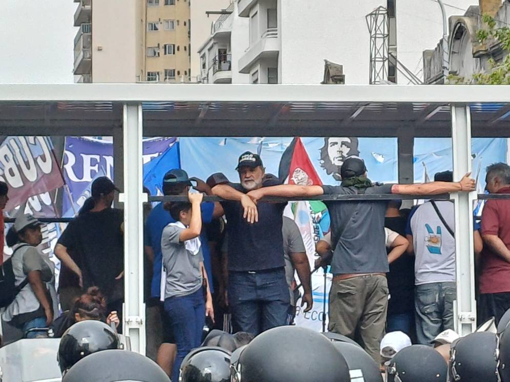 Un corresponsal de NacPop estuvo en el Puente Pueyrred&oacute;n.