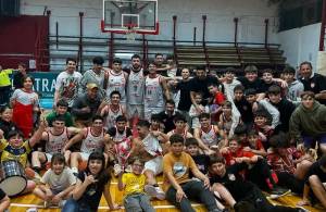 El festejo en el Ar&iacute;n. (Instagram @cfcbasquet)