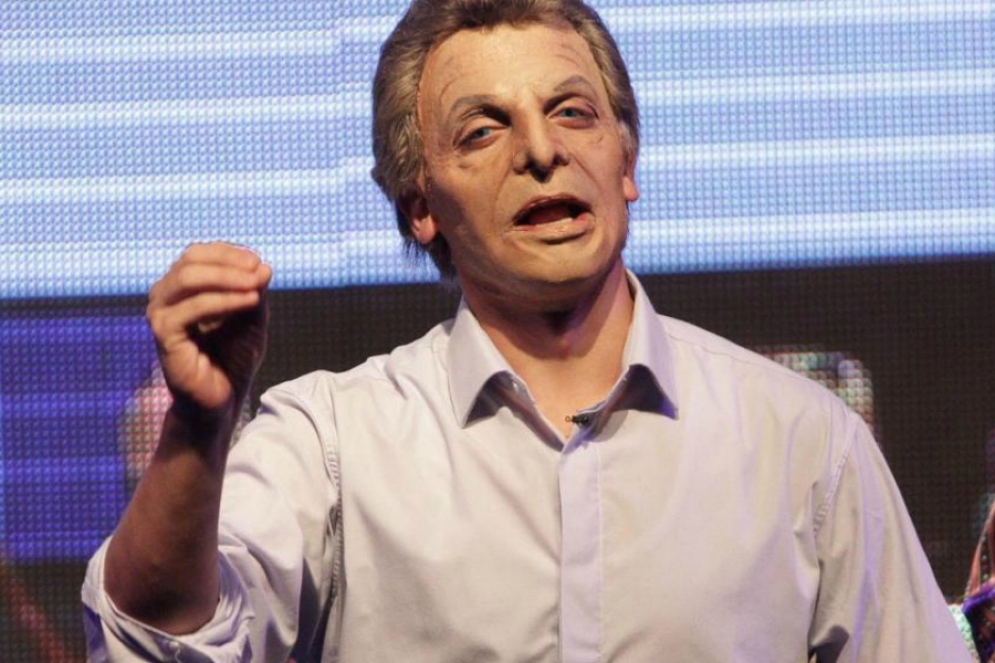 "Memo" imitando a Macri en "Cerrame la grieta" en Marcos Paz.