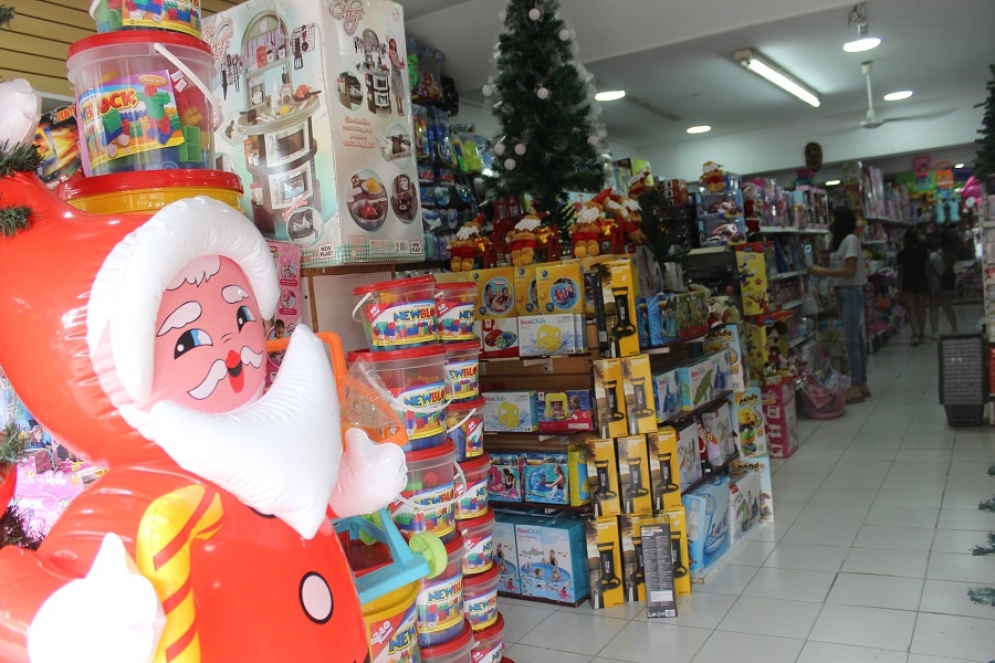 Los comercios decorados para navidad. 