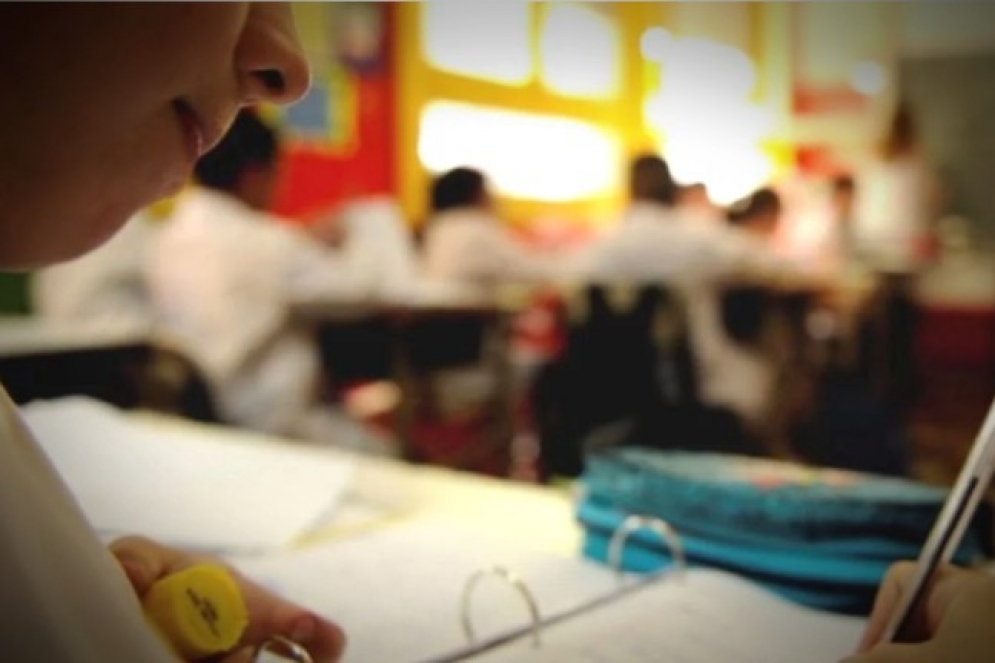 El docente fue apartado de las aulas por protocolo del Estatuto Docente. 