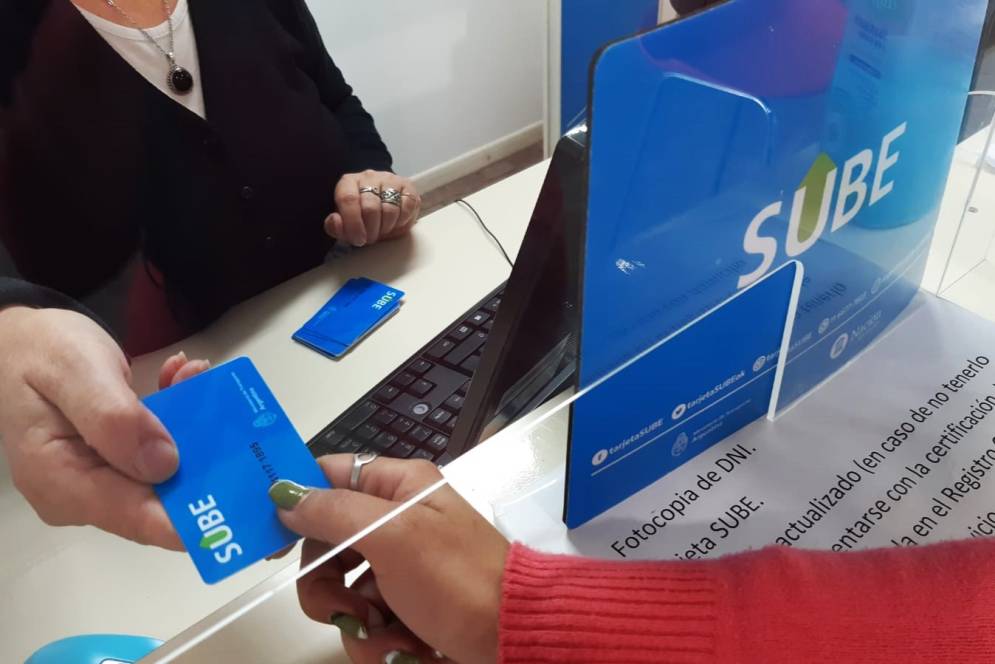 En la primera carga se descontar&aacute;n $880.