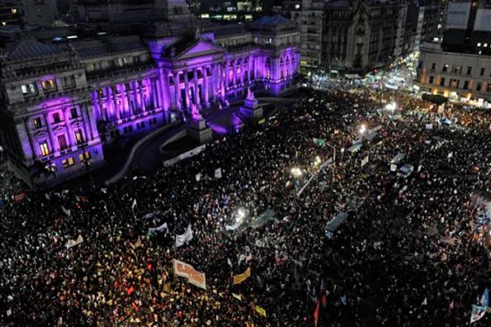 El Congreso de la Naci&oacute;n fue el epicentro de la marcha por el D&iacute;a de la Mujer.