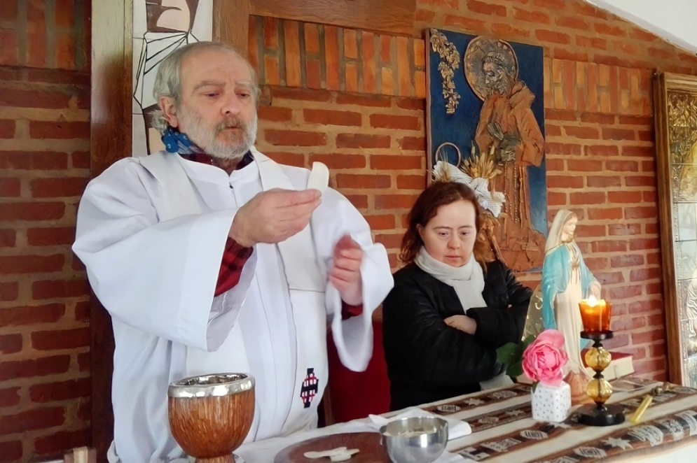 Padre, Alejandro Delorenzi.