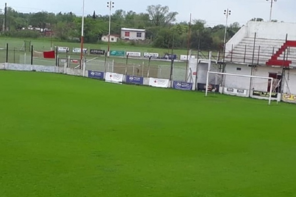 Una de las primeras imagenes del estadio Jorge Arin este domingo por la ma&ntilde;ana. 