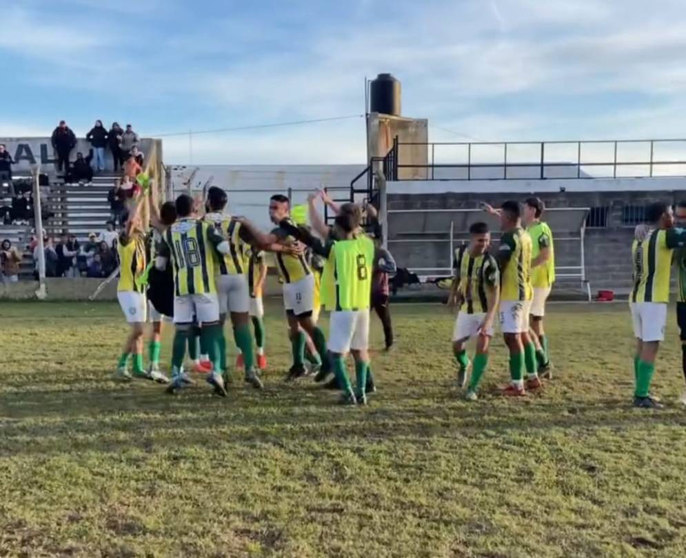 El "Furg&oacute;n" avanz&oacute; a semis. (Captura de Prensa Uribelarrea FC).