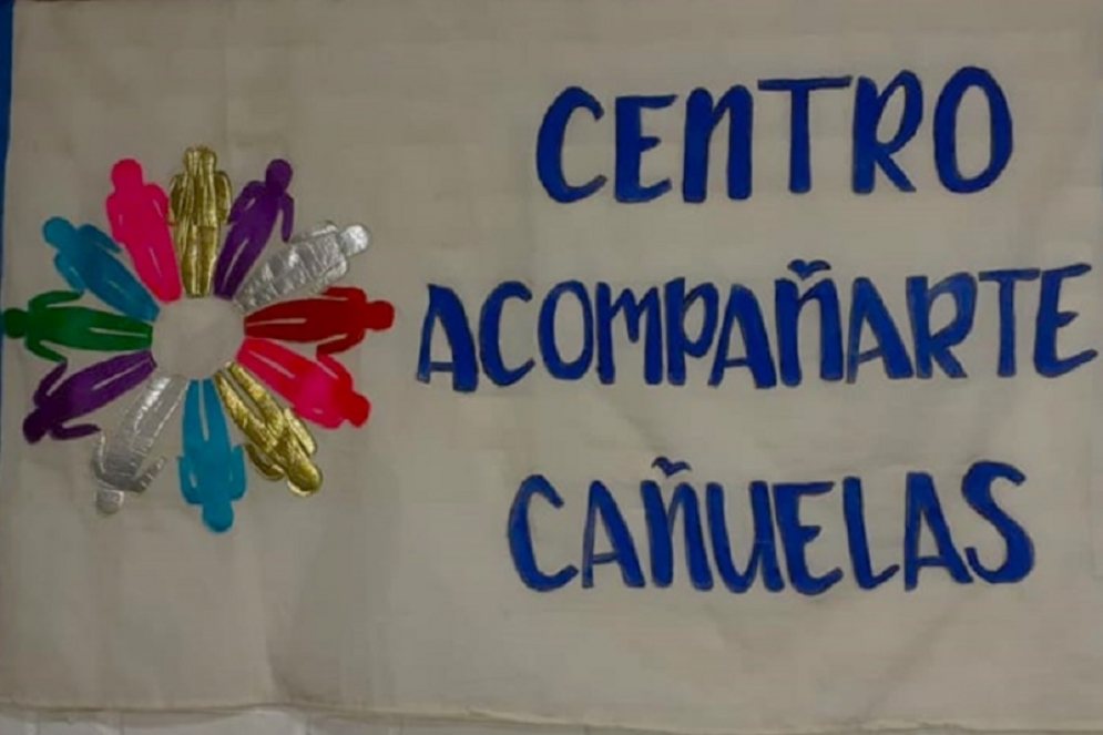 Acompa&ntilde;arte Ca&ntilde;uelas.