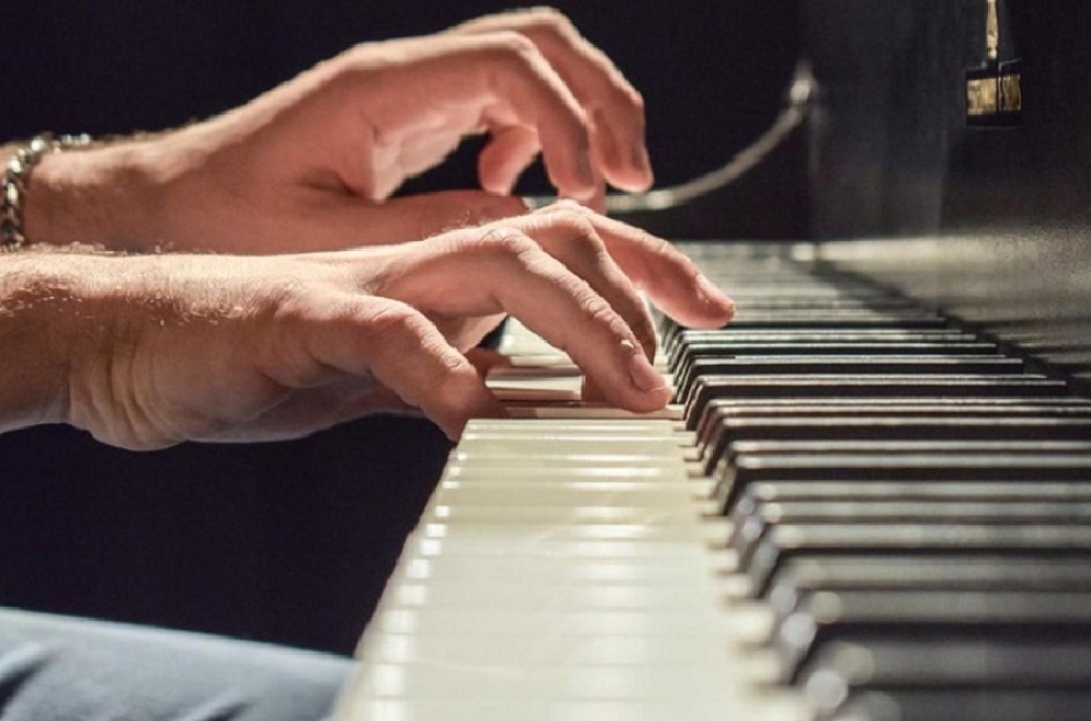 Conceden a los trabajadores de la cultura becas por mas de 600 mil pesos