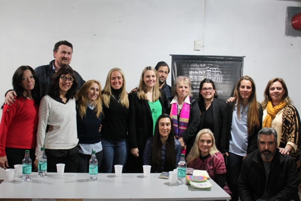 La primera candidata a consejera escolar de Juntos Por el Cambio y Jefa Distrtial de Inspecciones, Eva Corbalan, coordin&oacute; la charla.