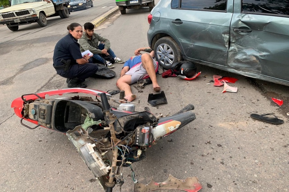 Los heridos en el piso instantes despu&eacute;s del impacto. 
