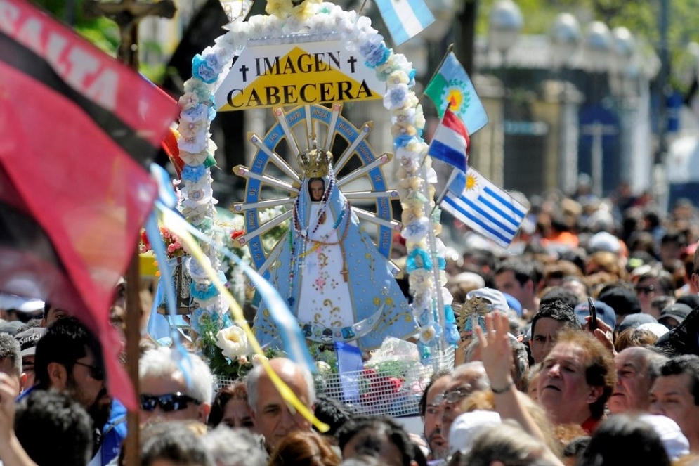 "Seguramente nos vamos a encontrar el a&ntilde;o que viene con toda la fiesta, con una peregrinaci&oacute;n inmensa para rendirle nuestra devoci&oacute;n y nuestro amor a la Virgen", destac&oacute; el monse&ntilde;or.