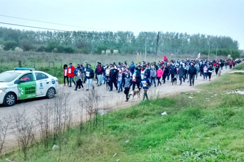 La familia y amigos en el adi&oacute;s final a Alex.