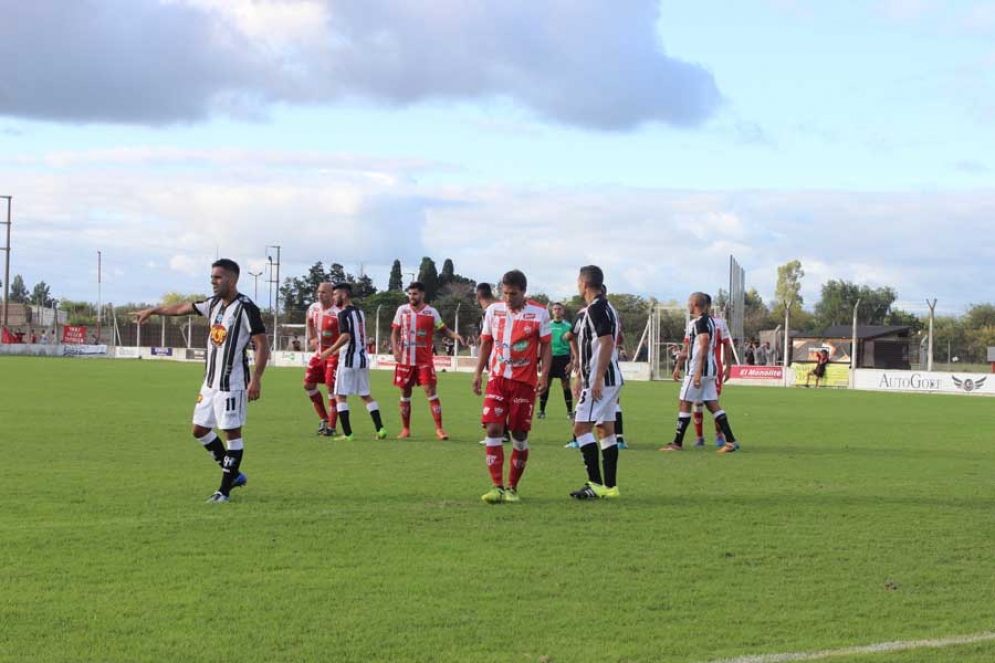 Dura ca&iacute;da del CFC ante El Porvenir. 