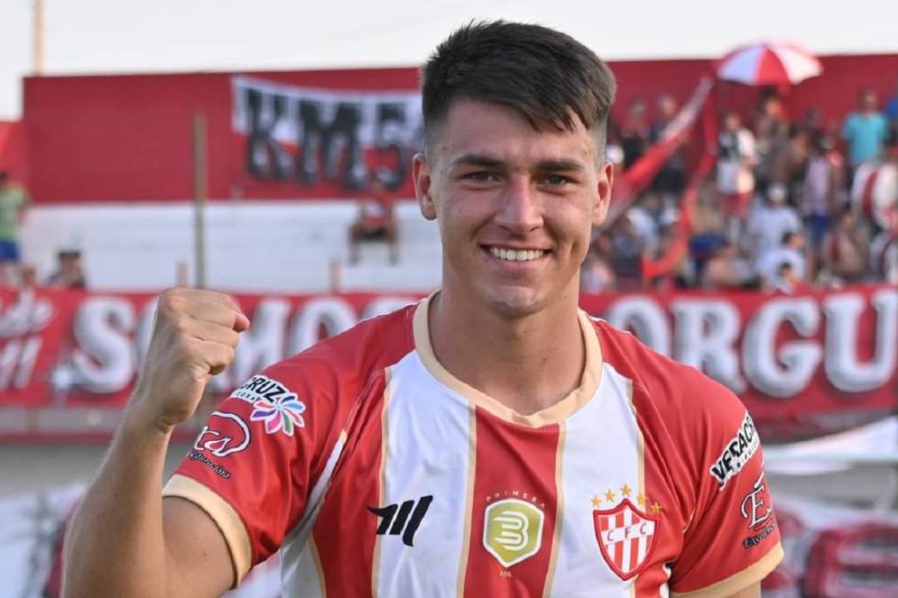 Pu&ntilde;&oacute; apretado para el autor del gol del triunfo. Ph: prensa CFC.