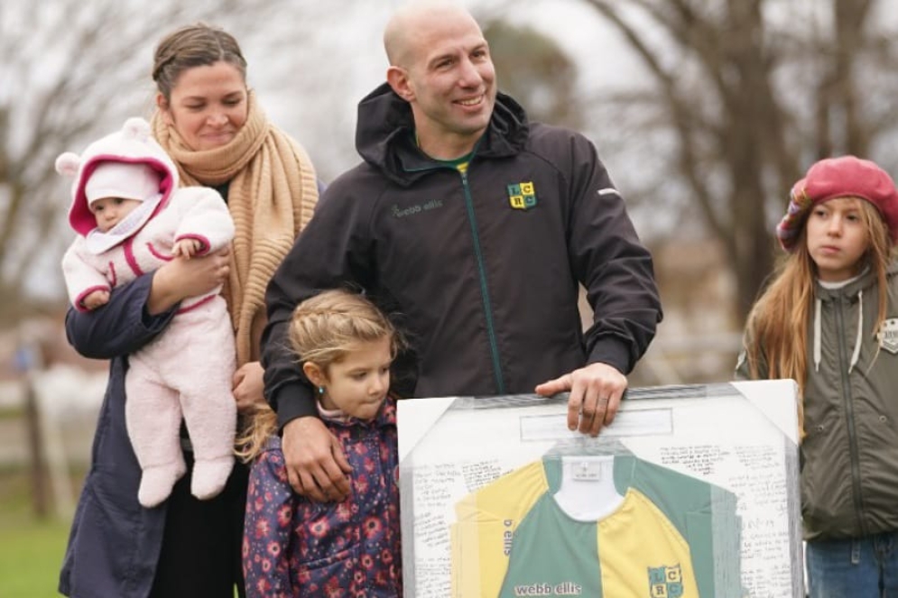 Federico Baquero estuvo acompa&ntilde;ado por su familia y recibi&oacute; un reconocimiento de la instituci&oacute;n.