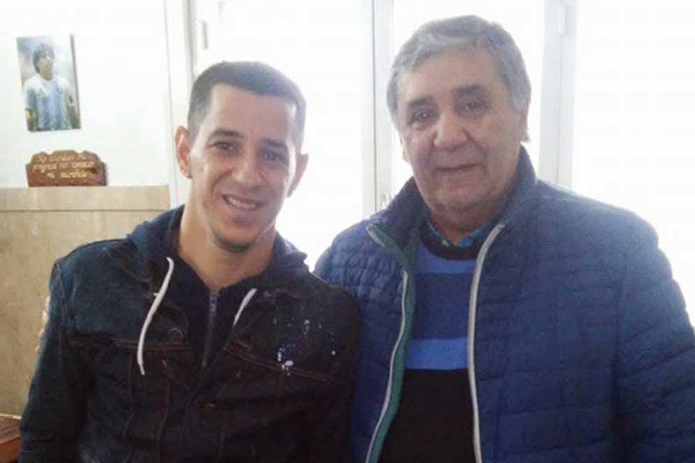 Baz&aacute;n, fan&aacute;tico de San Lorenzo, junto "Pipi" Romagnoli, &iacute;dolo del "Cicl&oacute;n".