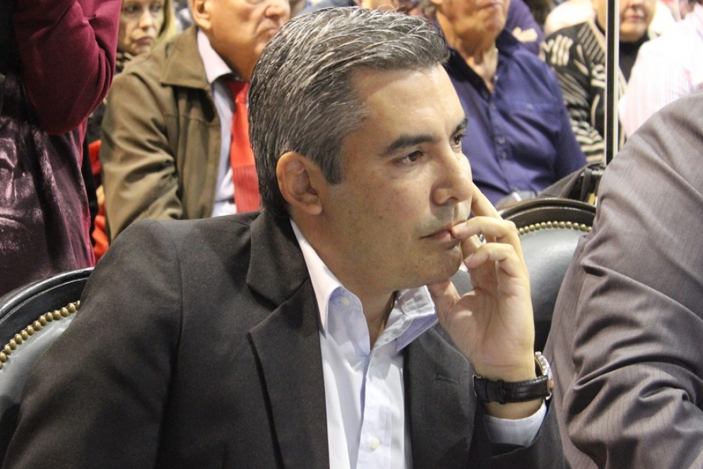 Carlos &Aacute;lvarez. 