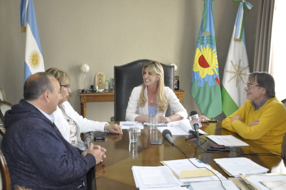 La intendenta Fassi lo anunci&oacute; en una conferencia de prensa realizada en el palacio municipal.