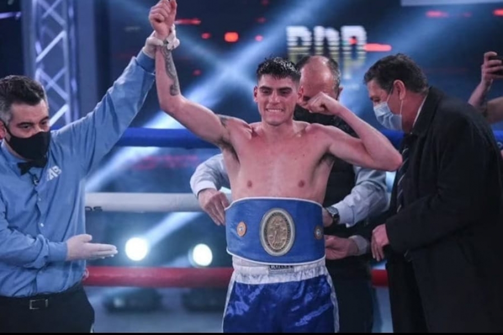 Daneff domin&oacute; el ring y es un justo campe&oacute;n.