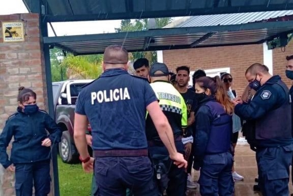 Estaba amaneciendo cuando la fiesta lleg&oacute; a su fin.