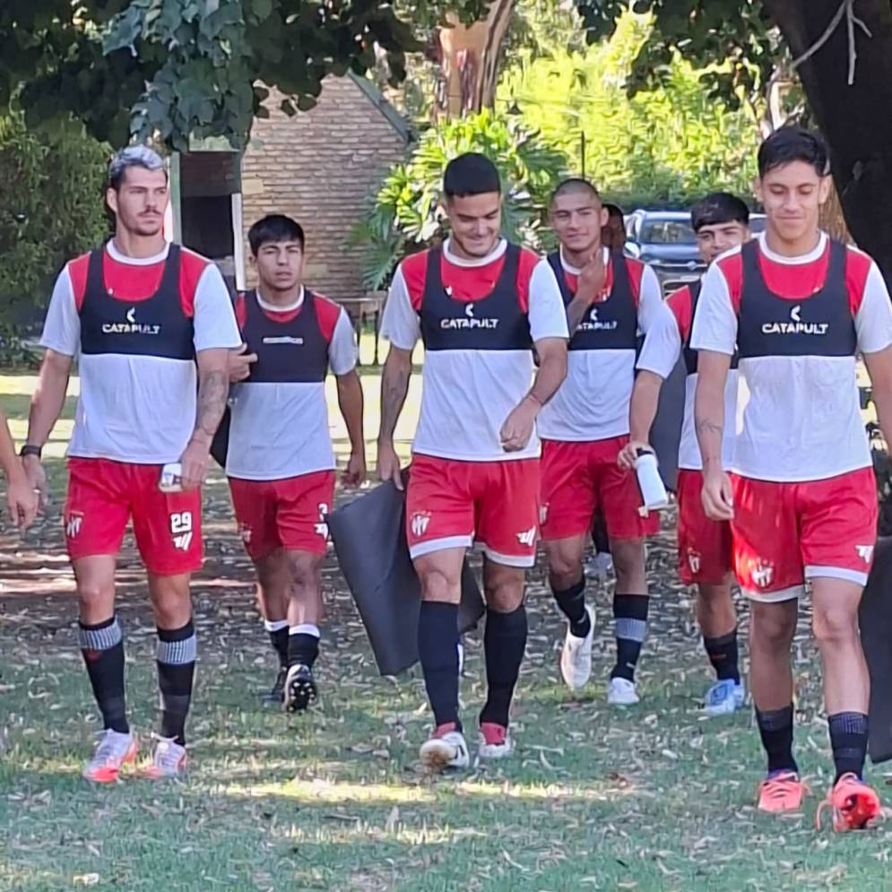 En tres amistosos, los titulares del Tambero no pueden quebrar el cero. Ph: El show de Ferro.